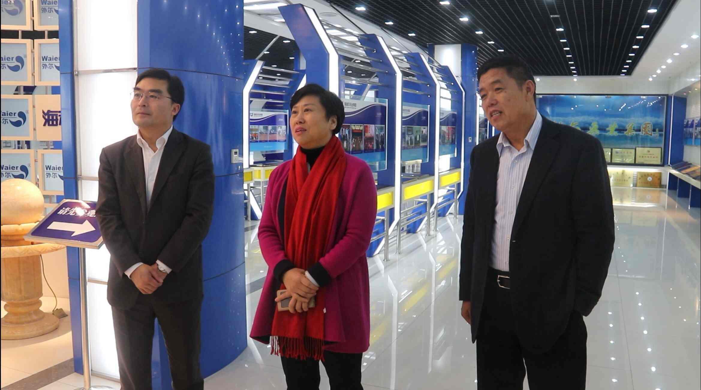 青島市政協(xié)副主席、市工商聯(lián)主席姜巧珍到集團(tuán)調(diào)研